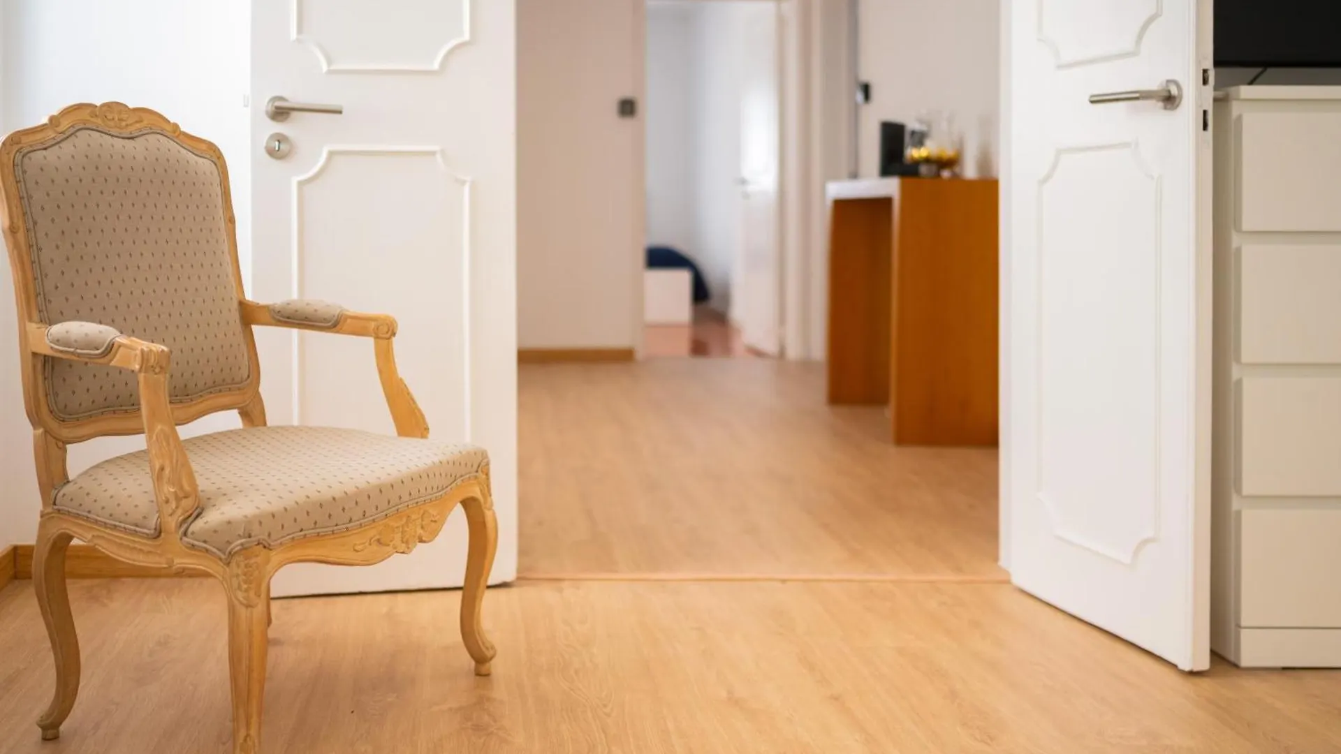 Modern Bairro Alto Rooms Lisboa Hostel