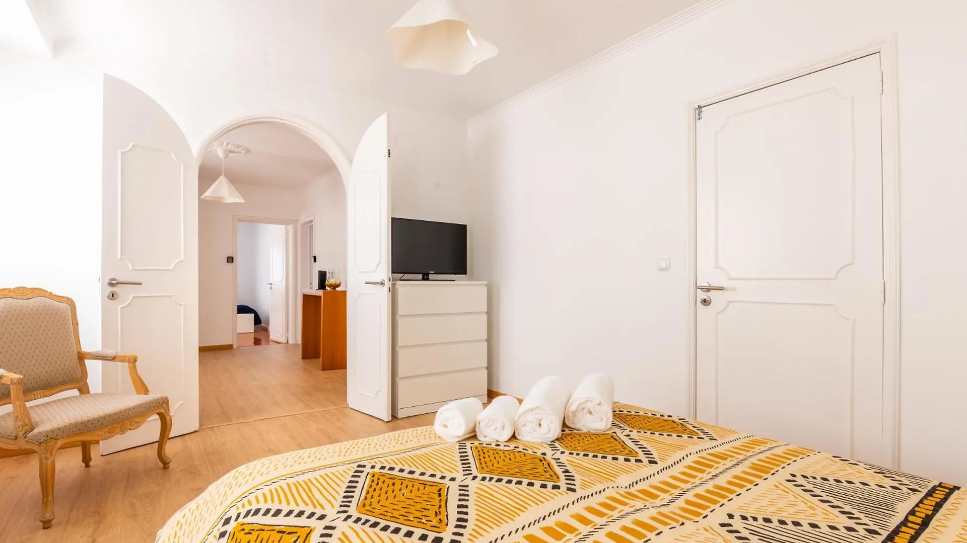 Modern Bairro Alto Rooms 리스본