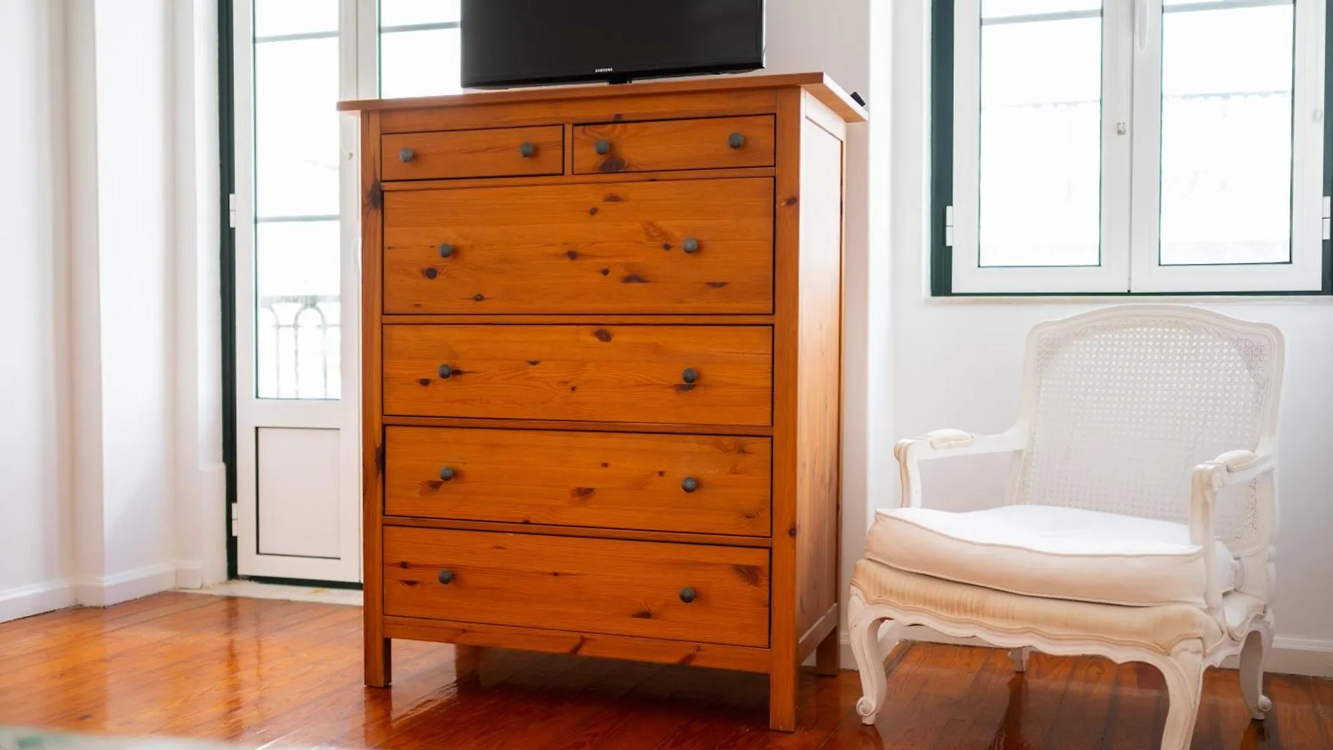 Modern Bairro Alto Rooms 리스본